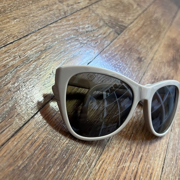 Stella McCartney Tan Mocha Slight Cat Eye Gradiant Sunglasses main image 13
